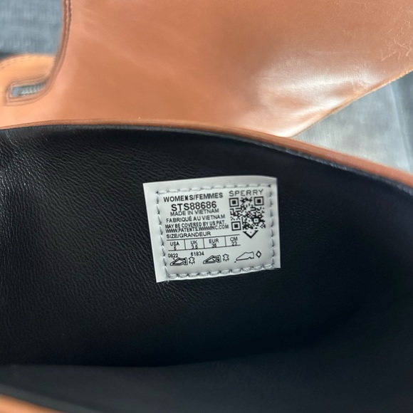 Womens “Sperrys”  Zippered Waterproof Boots - Picture 5 of 5